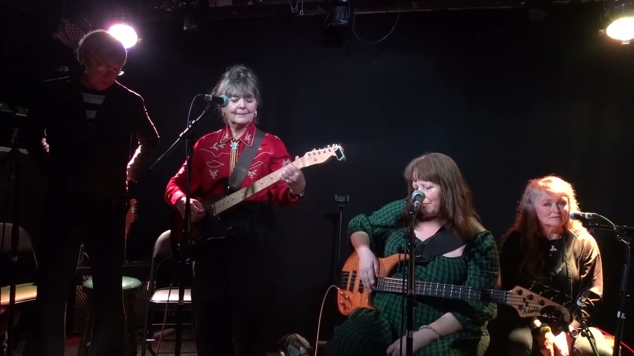 Helen McCookerybook & Friends, Almost There, The Waiting Room, London, 14/01/26 auf YouTube ansehen Helen McCookerybook & Friends, Almost There, The Waiting Room, London, 14/01/26 auf YouTube ansehen