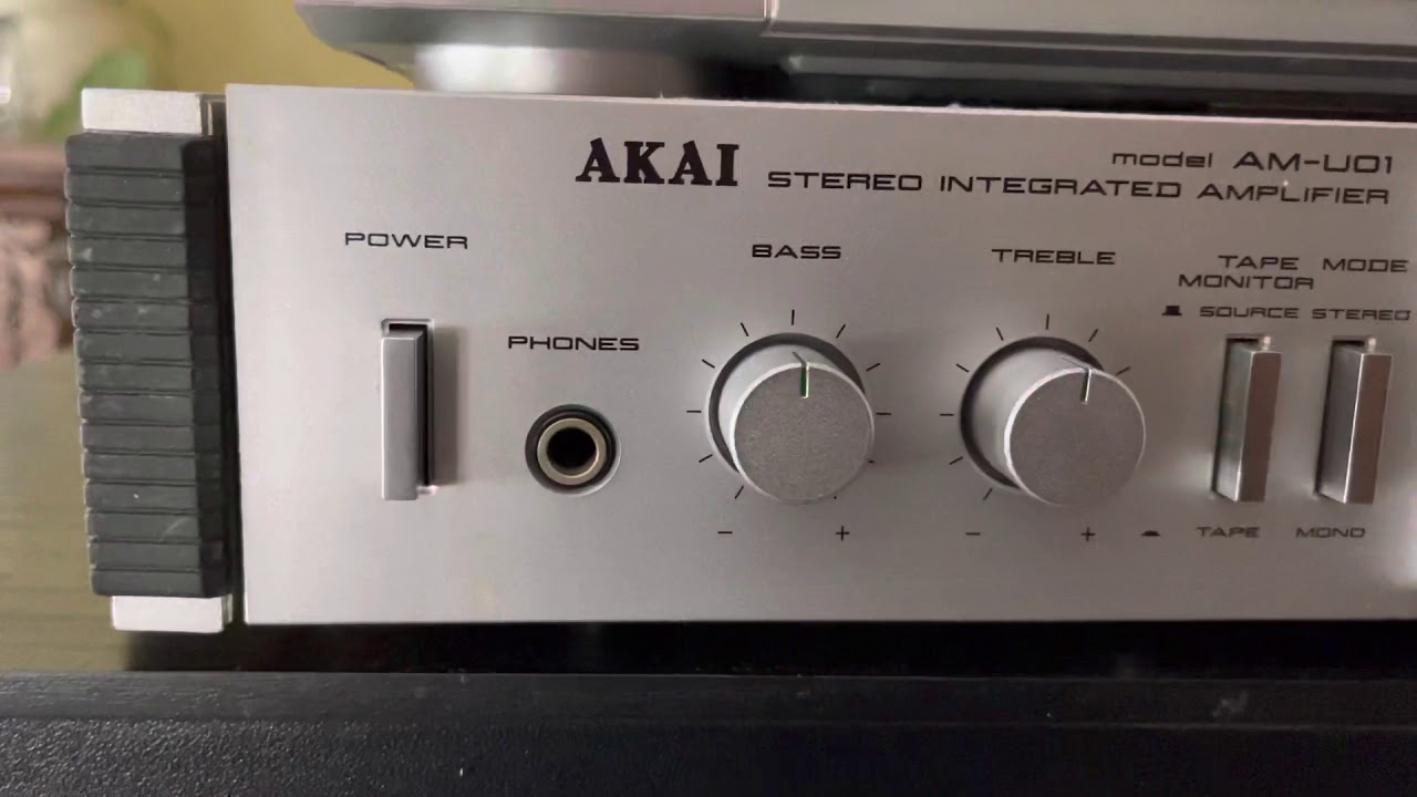 Présentation : AMPLI STÉRÉO AKAI AM-U01 2 X 20 WATTS RMS ( sortie