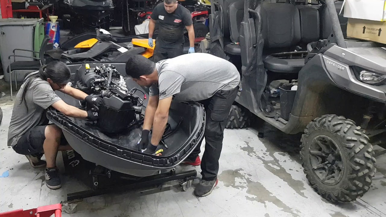 Cambio de casco seadoo spark - YouTube