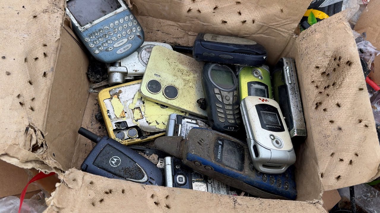 Wooow!😮 Treasure?? Found Many Antiques Phones🤑 | Restoring Broken Phone VIVO Y16