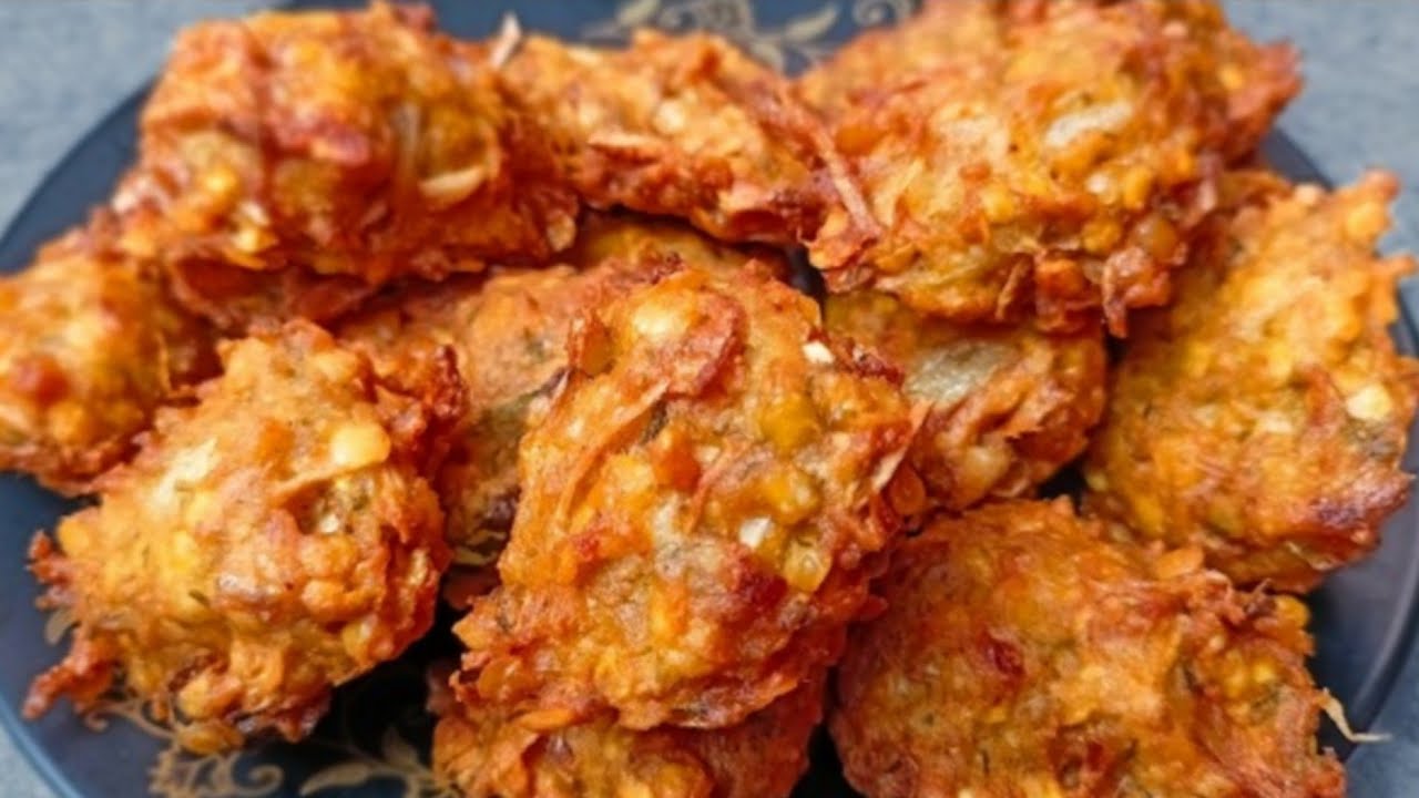 কাঁচা আলু মুসুর ডাল দিয়ে মুচমুচে ও ক্রিপসি পাকোরা রেসিপি ।ক্রিপসি আলু পাকোরা রেসিপি । Aloo pakora. 