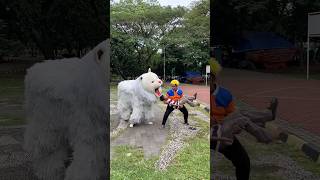 Ikbal diumpan naruta ke can macanan Ikbal diumpan naruta ke can macanan