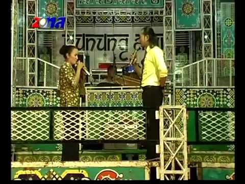 Nunung Alvi Feat Rizal
