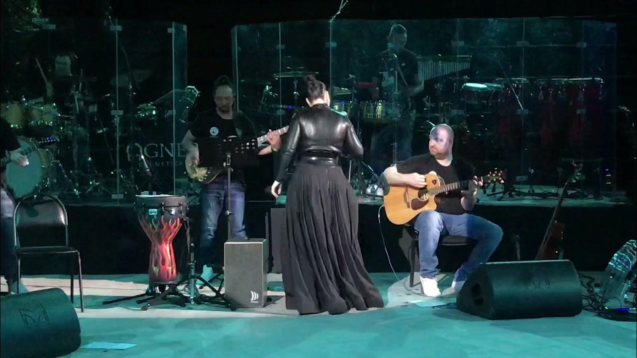 елена ваенга черный ворон три аккорда слушать. ваенга черный ворон видео. чёрный ворон ваенга караоке. елена ваенга бкз октябрьский. ваенга черный ворон видео.