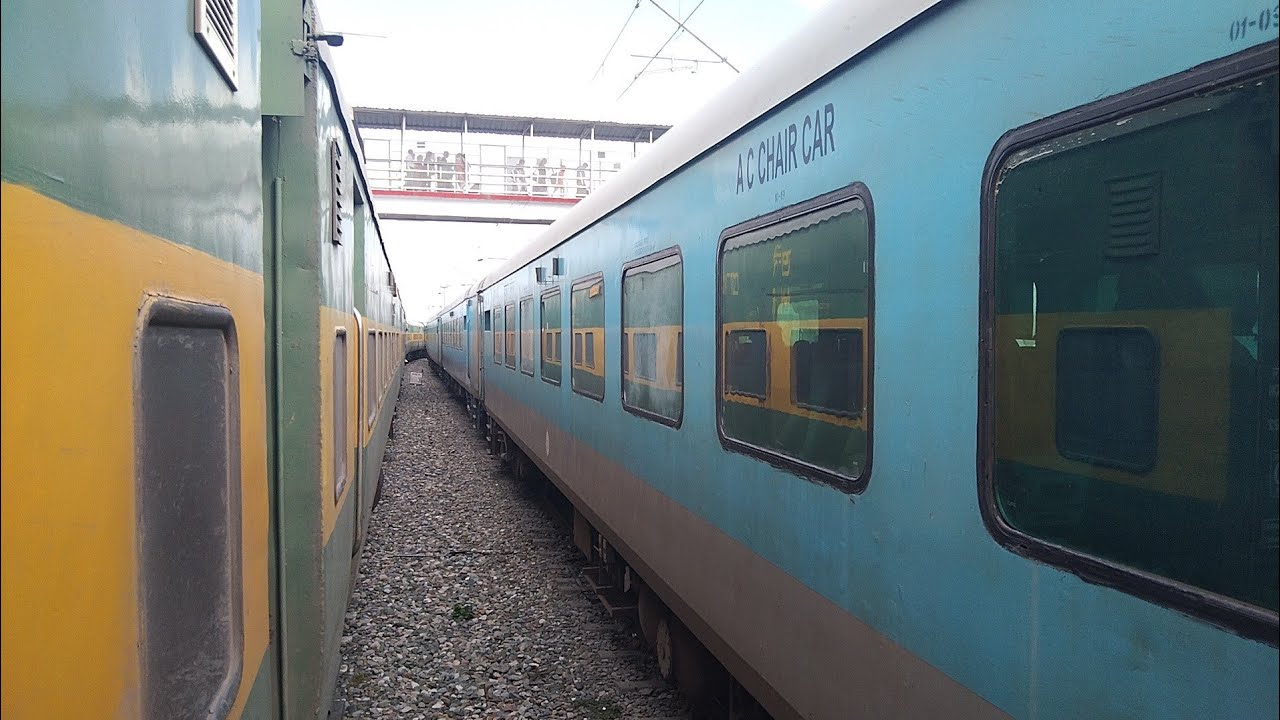 Kanpur Garib rath Express-12209 Approaching Haldwani And meeting with kathgodam shatabdi exp-12039
