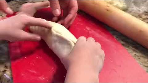 Making Georgian Khachapuri , Cheese pie