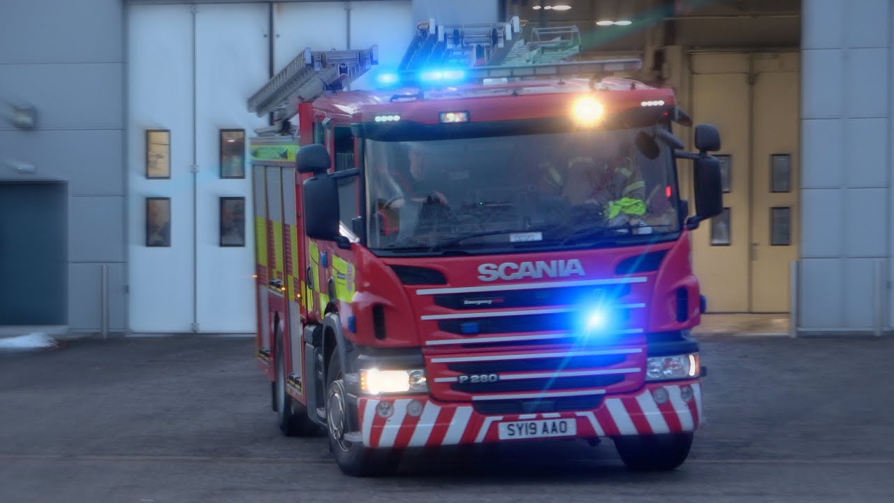 Fire Rescue Responding *TURNOUT* Fire Truck responding with lights & sirens - Scottish Fire ...