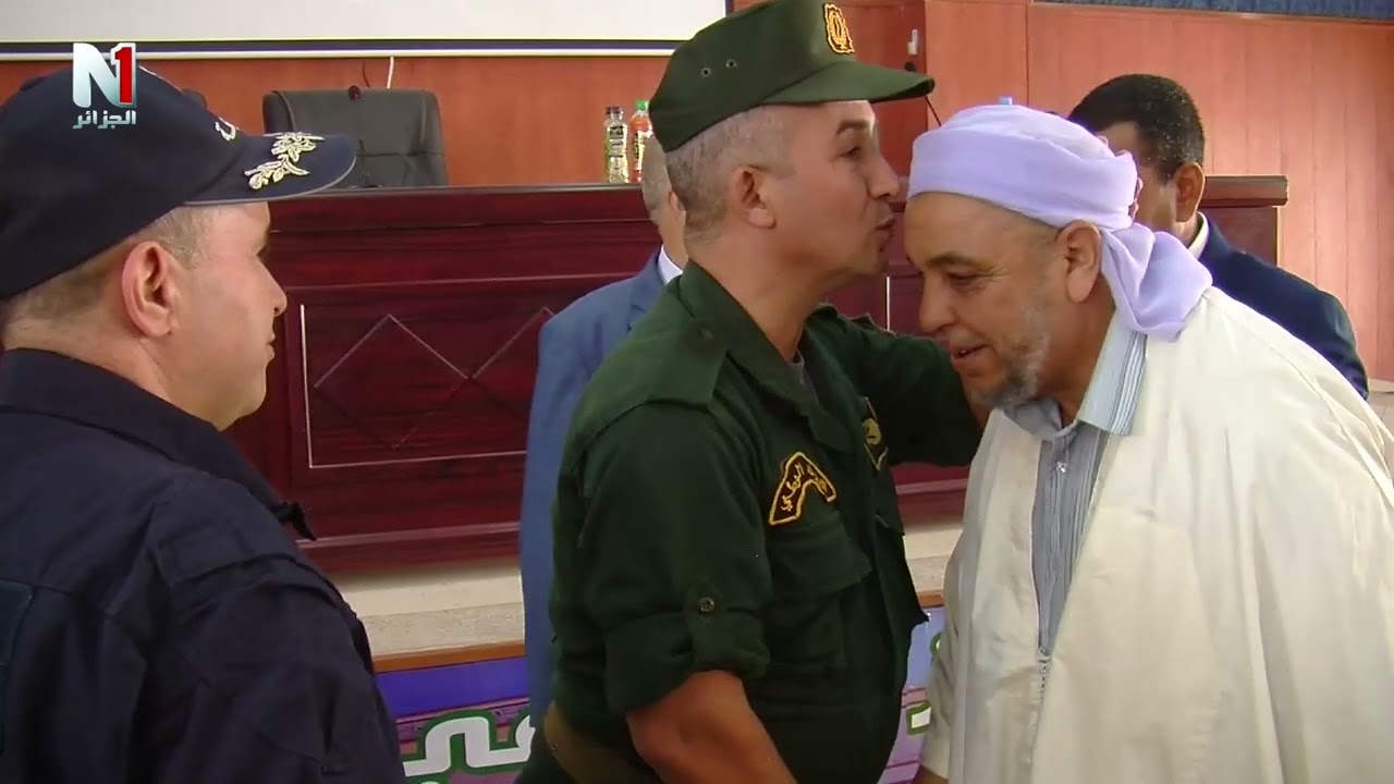 سعيدة   مديرية الشؤن الدينية تكرم اكبر معمر وعميد الائمة  الحاج عثمان