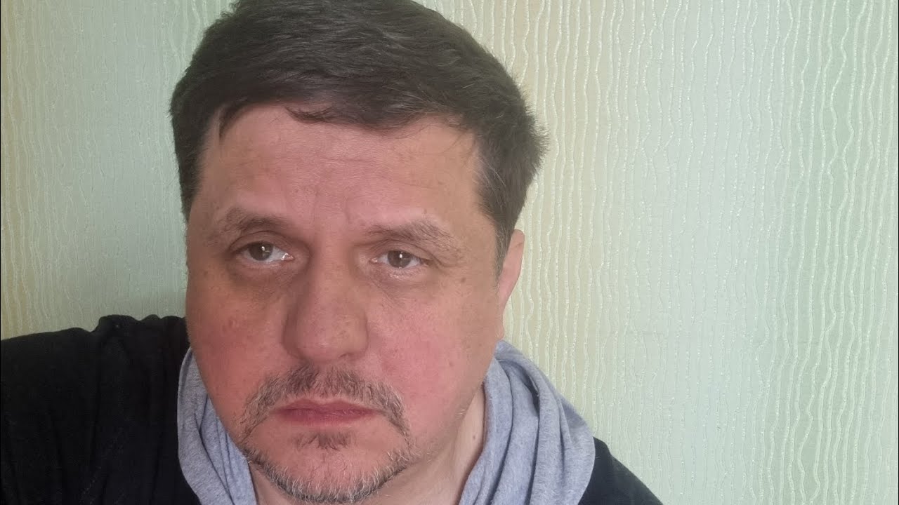 В Домодедово Живодер выбросил трех котов с 11 этажа. - YouTube