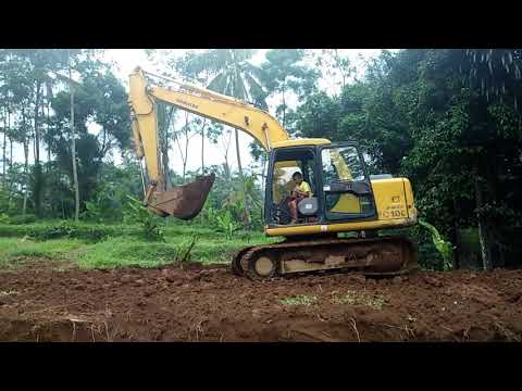 Proses land clearing menggunakan alat berat excavator komatsu pc 100 pembersihan lahan gambut perkeb. 