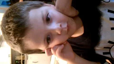 Noot singing "Amazing".