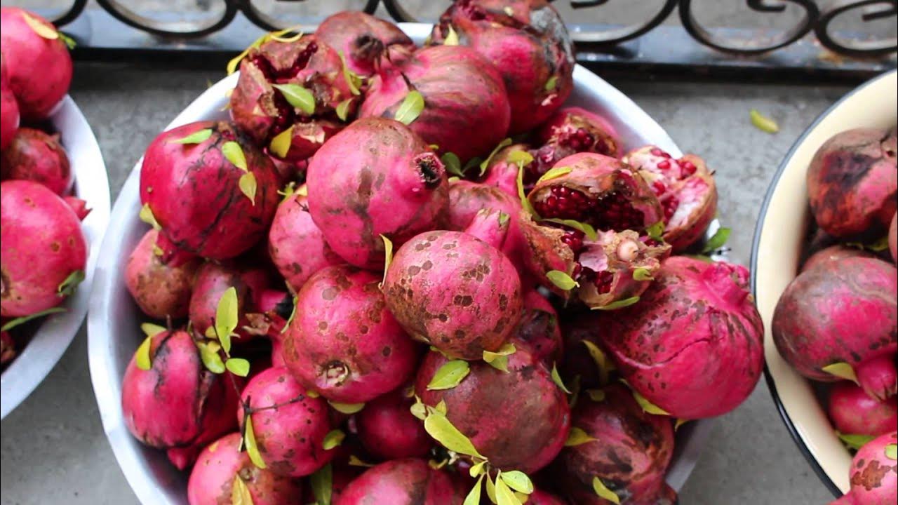 Условия хранения граната. Условия хранения граната. Как сохранить гранат в дома. Гранаты фрукты в ящике. Сколько можно хранить гранат в холодильнике.