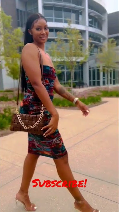 Legs for days and her gapped teeth 👌🏿💋🥵 #fabfitladies #slimthick #curvyfashion