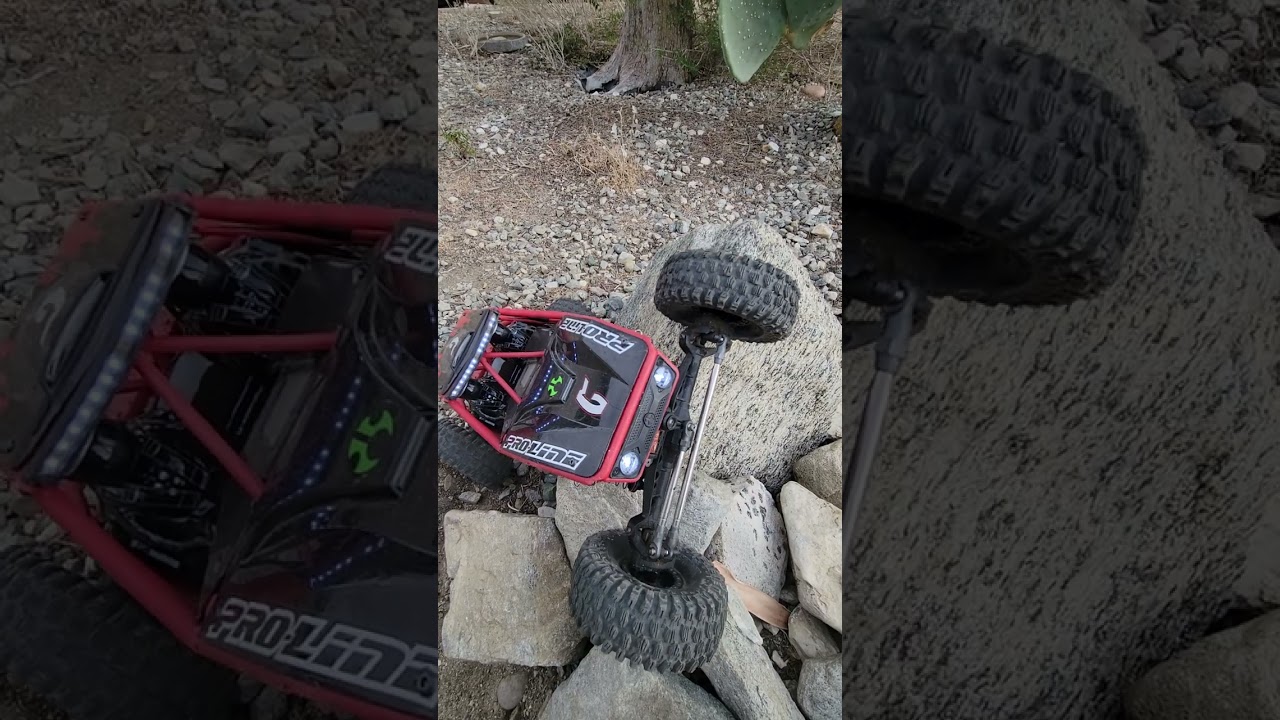 Axial Capra 4ws flexing a little more