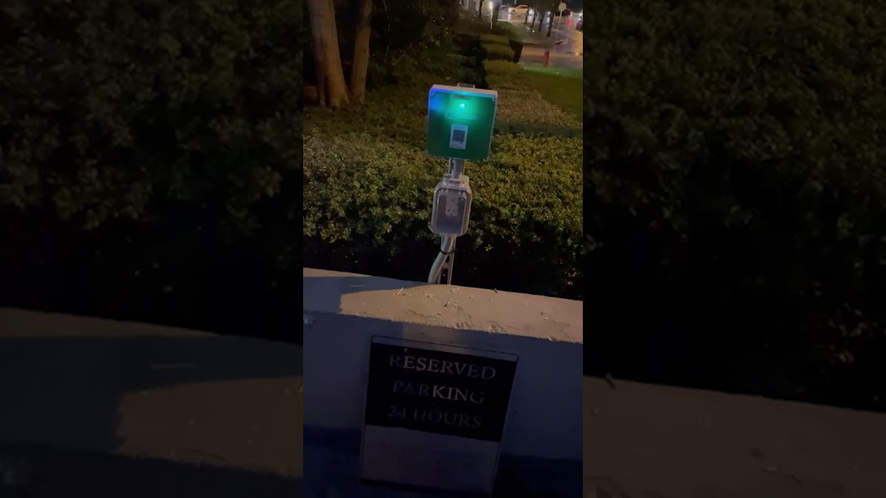 Plugzio Universal Outdoor Installation on Pedestal