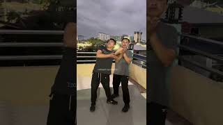 Effective defense against collar grab