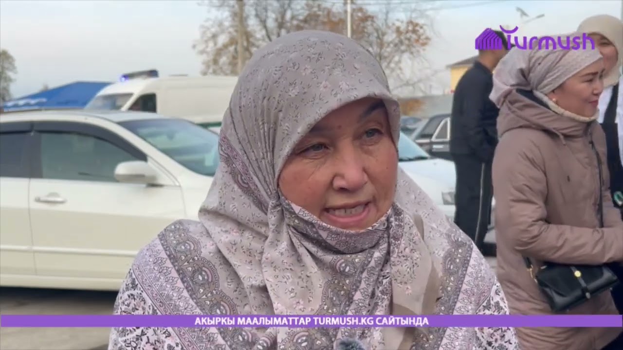 «Көчөдө калдык»: Өзгөндүн тургундары мэриянын ишине нааразы