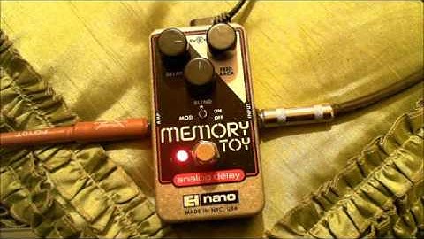 Electro-Harmonix Memory Toy Analog Delay Pedal