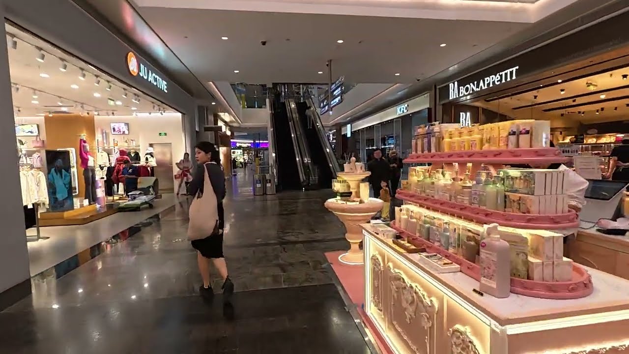 WALKING TOUR CHONGQING RAFFLES CITY CHAOTIANMEN SHOPPING MALL CHINA