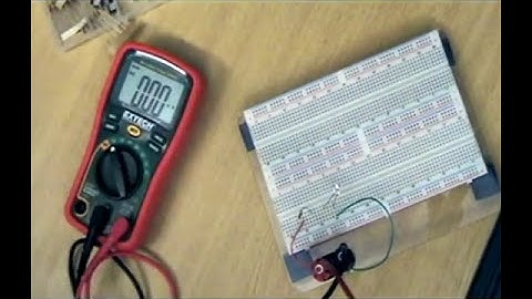 Connecting circuit elements on a real breadboard in EECS 1011