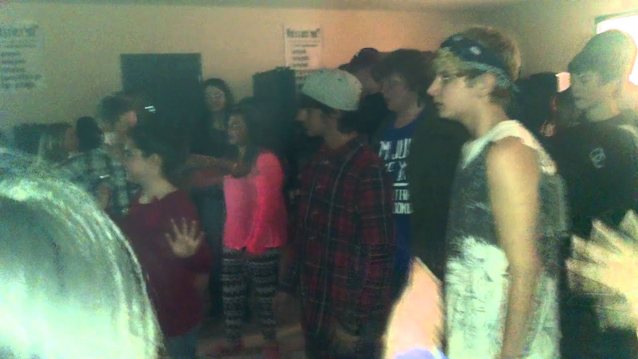 Random people dancing - YouTube