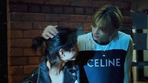 the way hyunjin looks at felix - BODY Summer Walker #hyunlix #felix #hyunjin