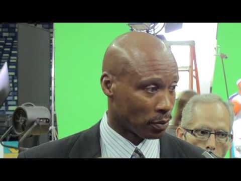 lonzo ball injury 2009 Media Day - Byron Scott