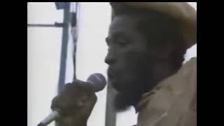 Eek-A-Mouse - "Ghetto Living" Live at Sunsplash (1981)