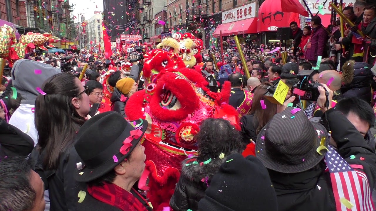 Chinese Lunar New Year~Chinatown, NYC~2019~Dancing Lions Eating Lettuce~NYCParadelife - YouTube