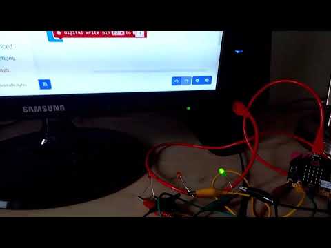 Lighting Three LEDs 'Traffic Lights' - BBC MicroBit