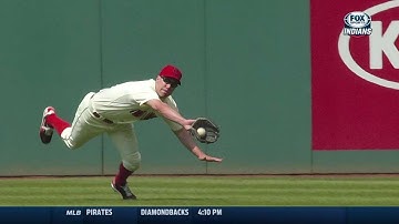 TEX@CLE: Murphy lays out to make a great catch