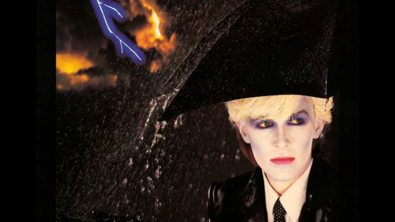 Japan - Gentlemen Take Polaroids - YouTube