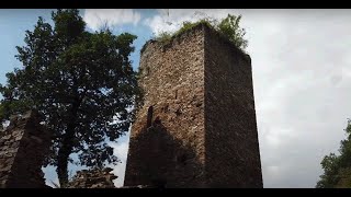 Visite du site médiéval de Castelroc dans le Tarn : là où se trouve le château de La Roque