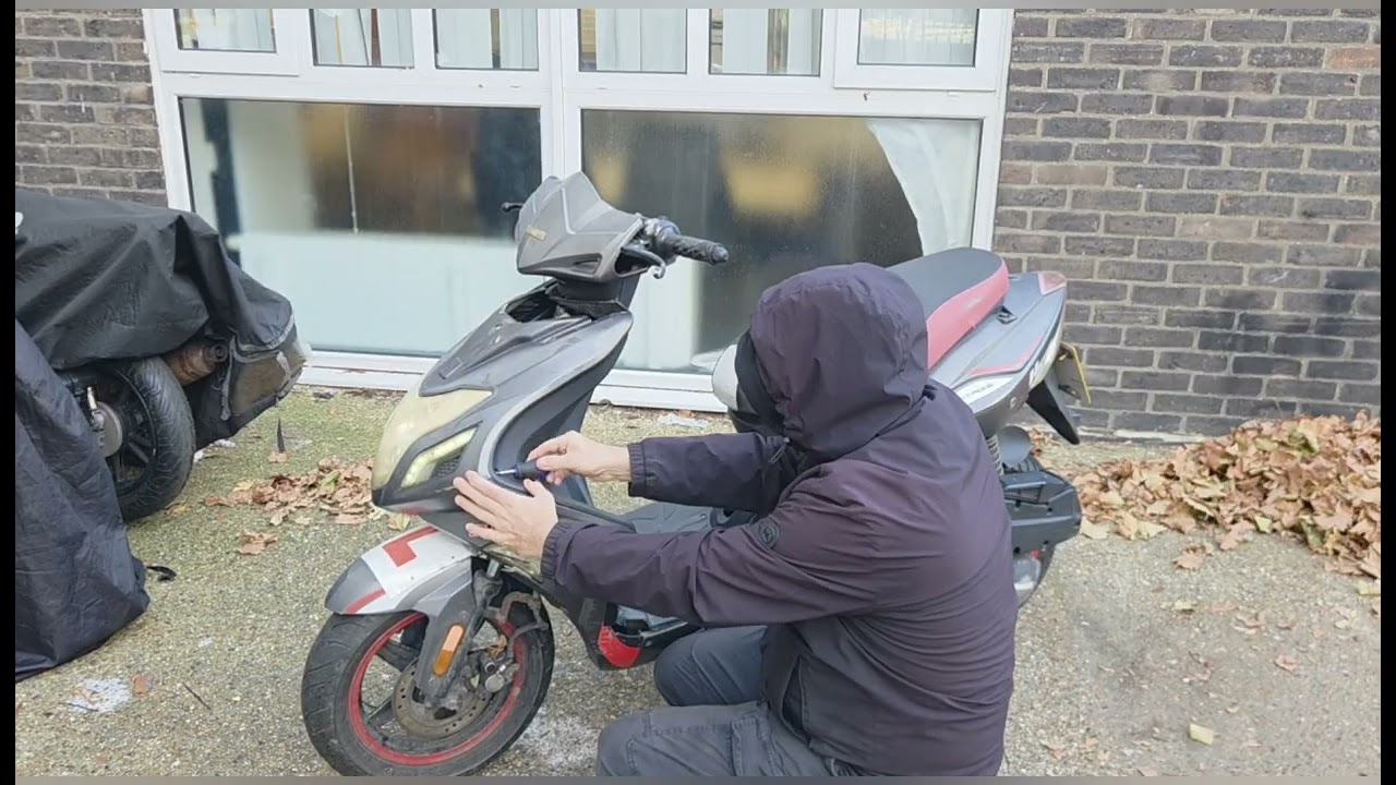 Боже мой, этот Синнис. Сожгите его и забудьте об этом.