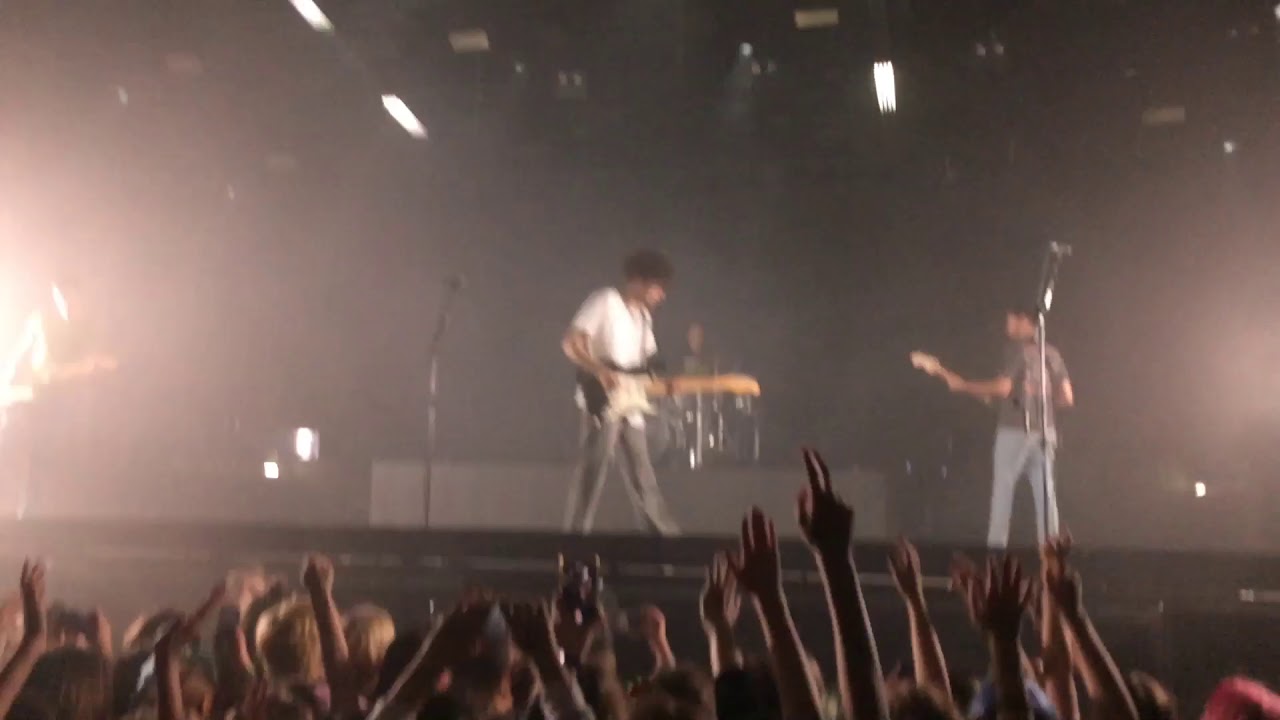The 1975 - She Way Out ( Live In Saint-Petersburg)