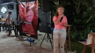 Whisky A Go Go Perigosa E Linda Na Sola Da Bota