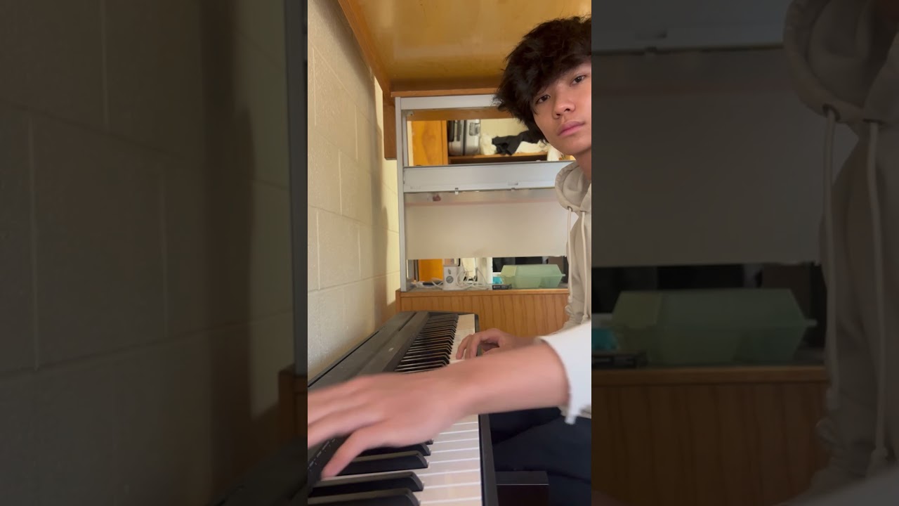 在 YouTube 上观看 I can play this though... #piano