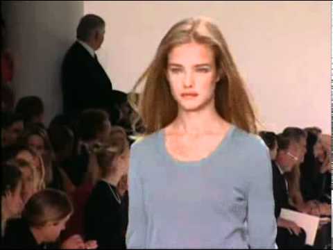 Video: Supermodel Natalia Vodianova Menunjukkan Antena Dalam Foto 