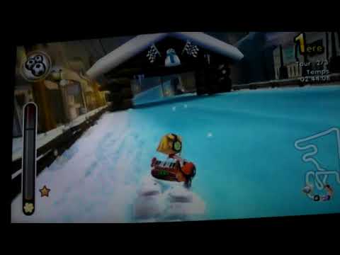 My Sims Racing : Le village de la colline gelée (DJ Candy)