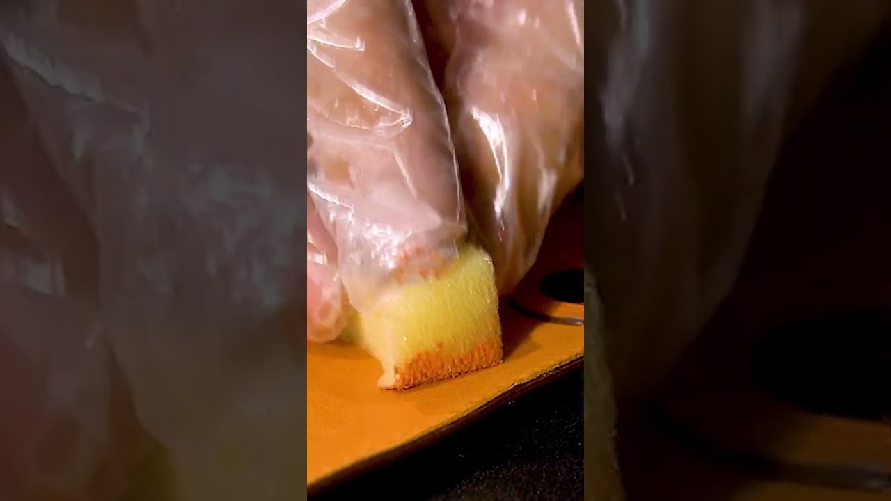 hermes お財布の修繕。よく折り曲げる部分や当たる箇所は黒ずんでくるので、全体の色補正で承りました。#hermeswallet#hermes#エルメス財布#エルメス#修理