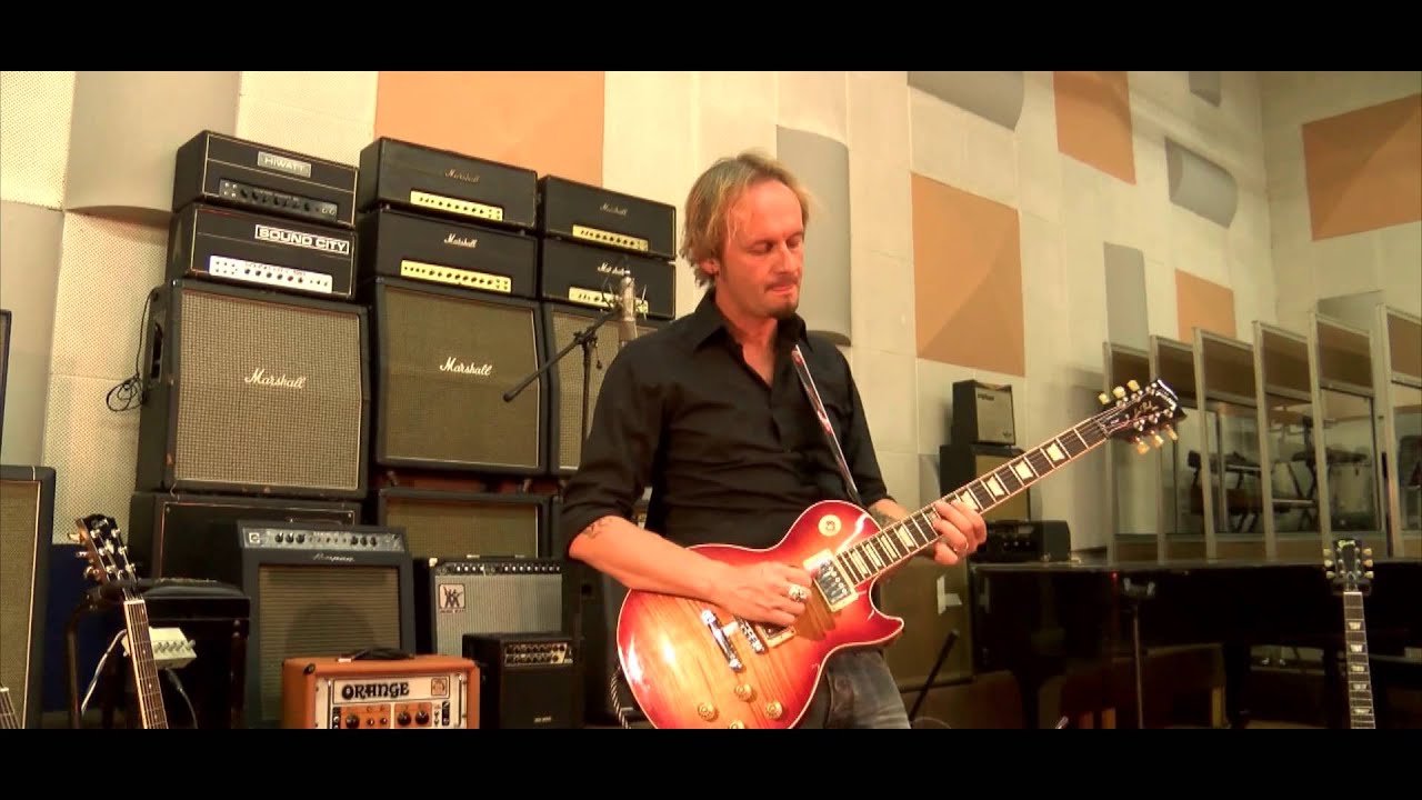 Déjà Vu - Luca Colombo