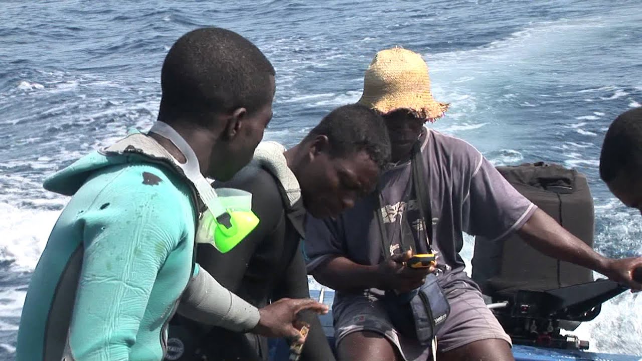 Vezo - living with the sea in Velondriake. Diving to deadly extremes