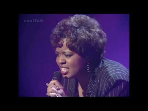 Robin S — Robin S -  Show Me Love (First Performance) -  TOTP -  HD -  25 03 1993