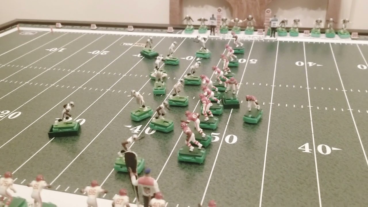 Mike Garrett picks up enough for a Chiefs' first down!