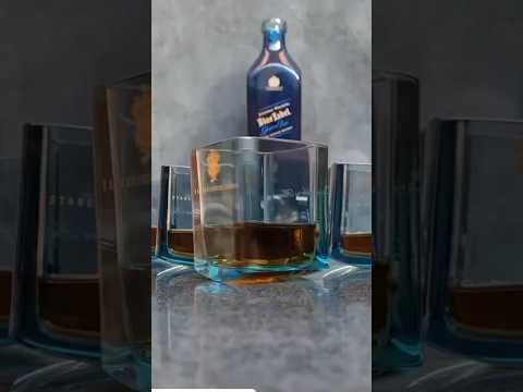 #위스키 🥃 조니워커 블루라벨, 유리공예가 란치와 재활용 유리를 이용한 예술 ♻️