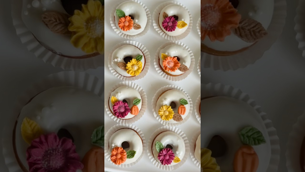 Cinnamon flavored Autumn inspired mini donuts 🤎🍁🧡