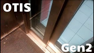 LOUD BRAKES ! Otis Gen2 mrl traction parking elevators @ Parking Garage, Docks Vauban, LeHavre FR