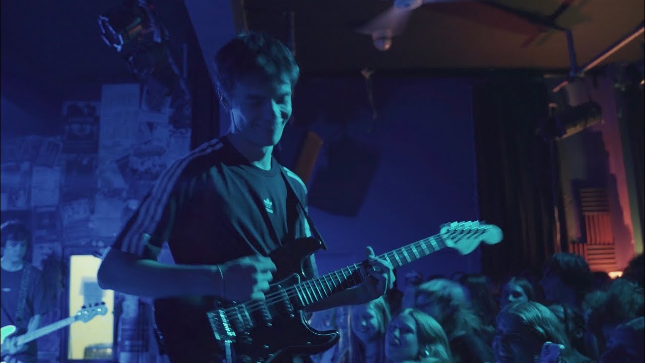 RetroMode: youneverknow (Live)