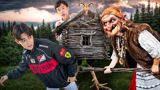 картинка: БАБА-ЯГА НЕ ВПУСКАЕТСЯ В ДОМ 🧙🏻‍♀️ | Мини-фильм🎥