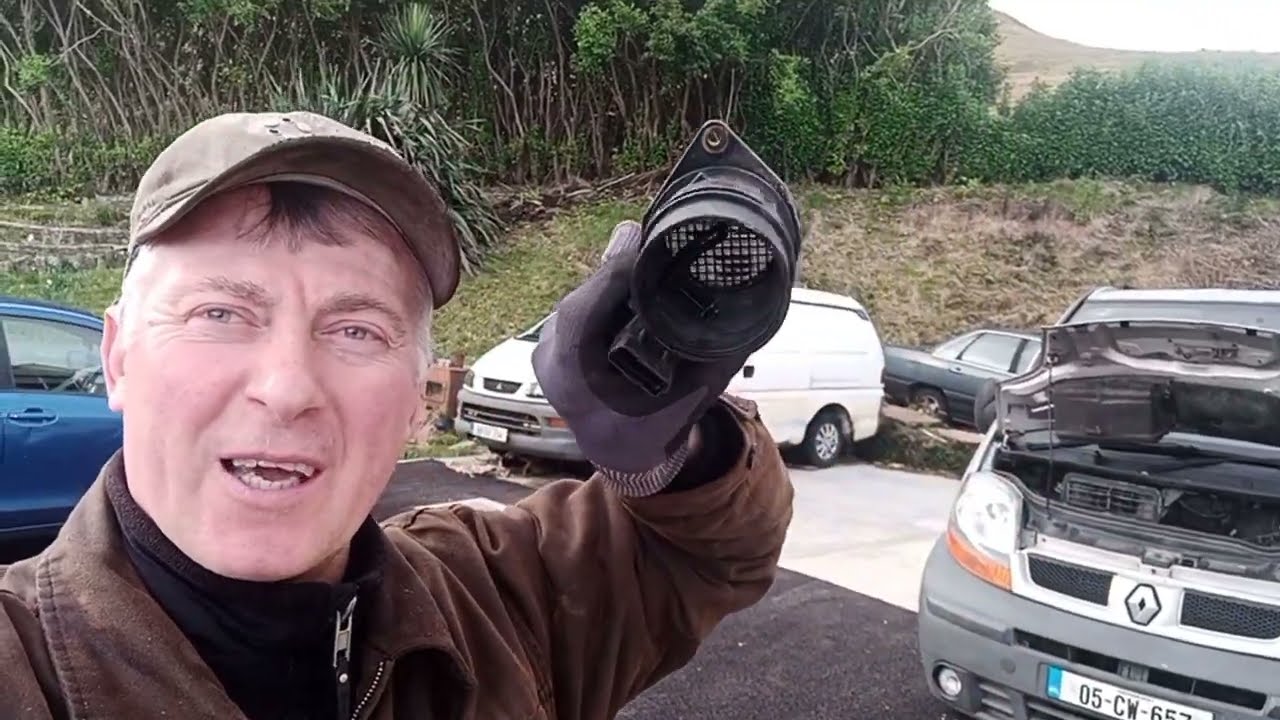 Датчик расхода воздуха. Рено Трафик заводится и глохнет.